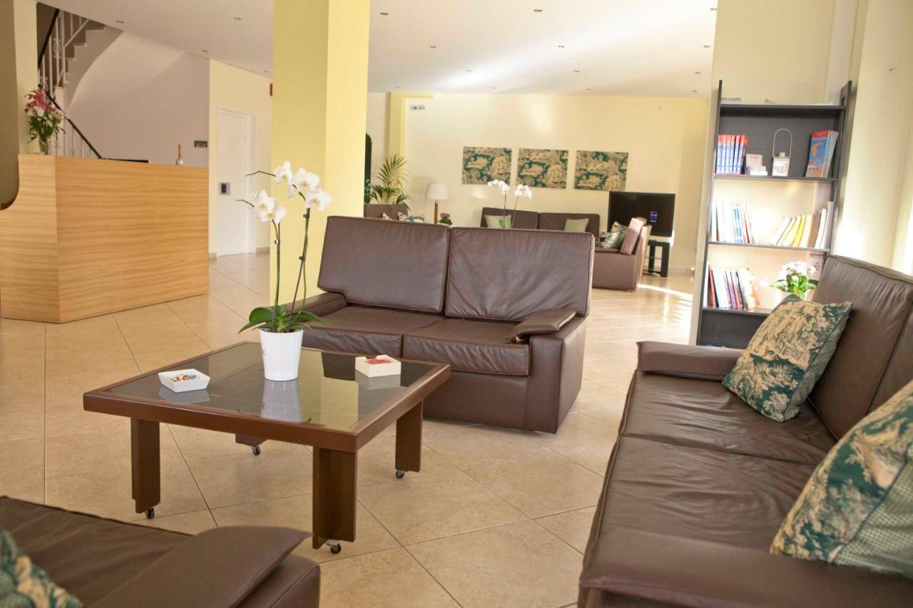 Minavra Hotel Atina Dış mekan fotoğraf